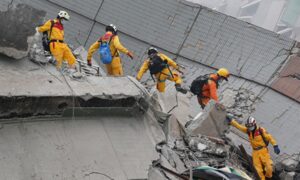 Катастрофа на Тайване: число жертв землетрясения увеличивается