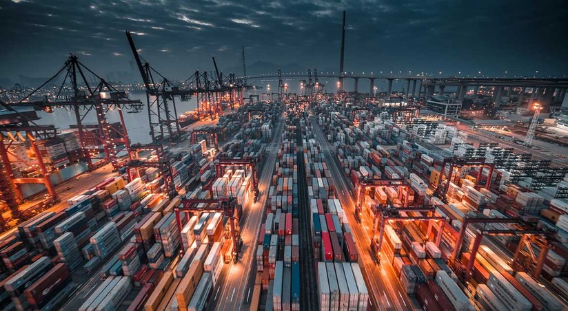 Евростат четвертый квартал подряд фиксирует профицит торговли ЕС