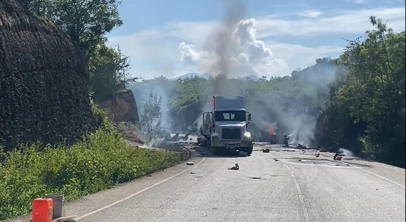В результате взрыва бензовоза на юге Гаити погибли десятки человек