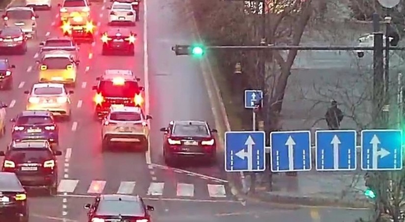 В Баку на некоторых улицах наблюдается плотный транспортный поток