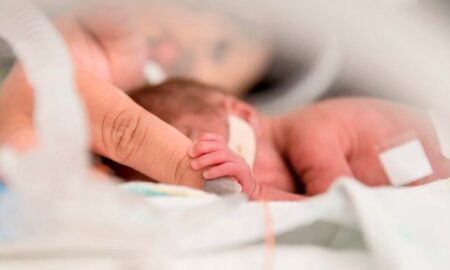 В Гяндже скончался новорожденный младенец