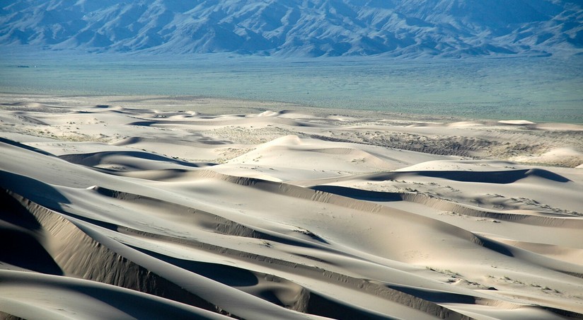 Ученые нашли следы древних озер и рек в сердце Аравийской пустыни