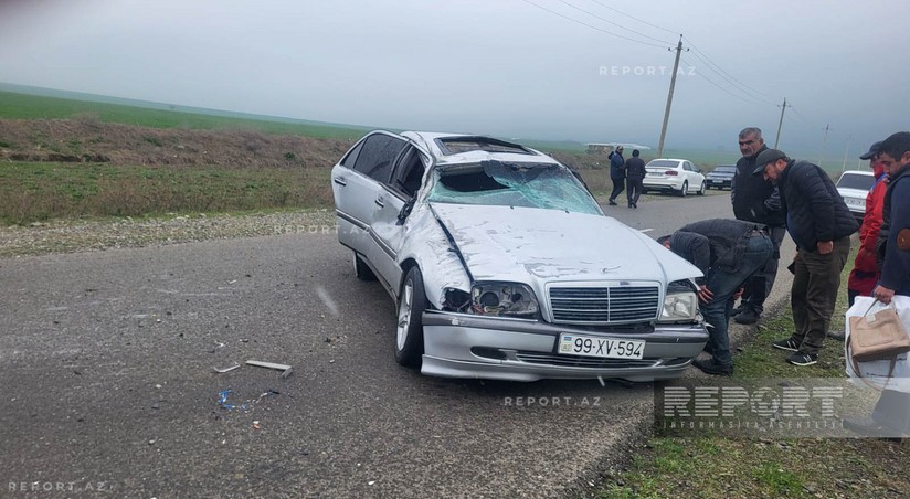 В Огузе в ДТП пострадали четыре преподавателя сельской школы
