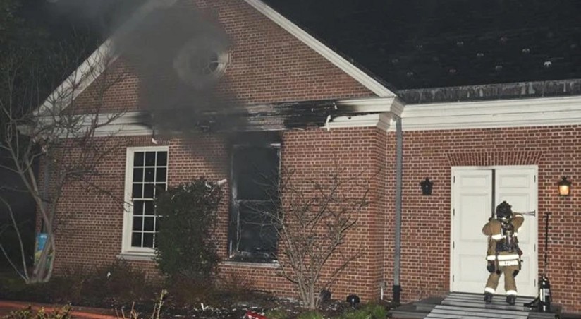 Неизвестный поджег резиденцию губернатора штата Пенсильвания