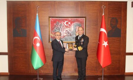 Командующий ВМС Турции встретился с турецким послом в Азербайджане