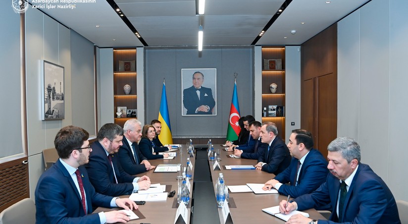 Главы МИД Азербайджана и Украины проводят переговоры в расширенном составе