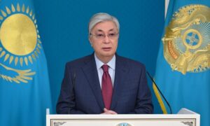 Президент Казахстана поручил новому главе Минобороны укрепить боеготовность