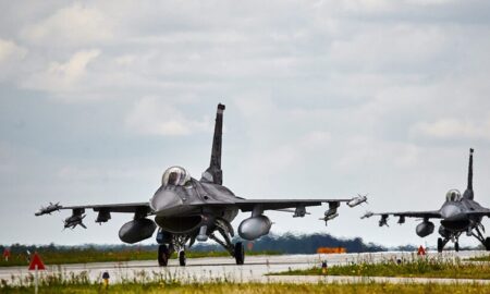 Польша подняла в воздух истребители из-за активности авиации РФ